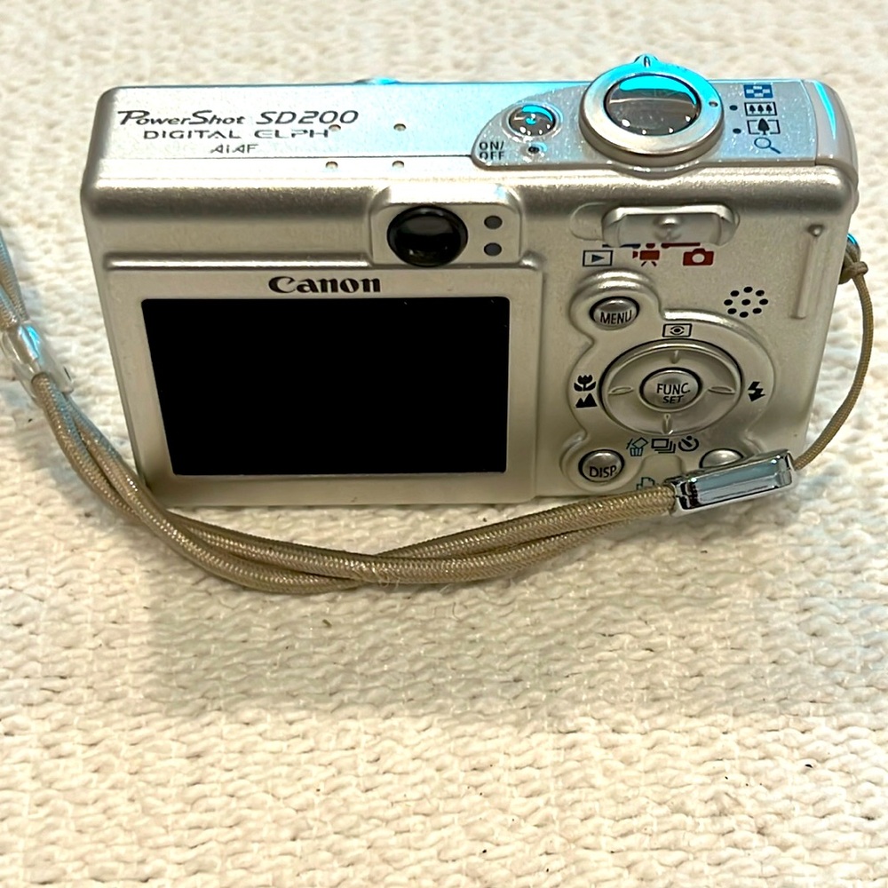 Canon Power Shot Elf SD200